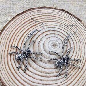 Gothic Spider Silver Tone Dangle Earrings Drop Halloween Witch Spooky Scary